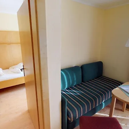 Das Kleine Familienhotel Koch Отель Айзентраттен