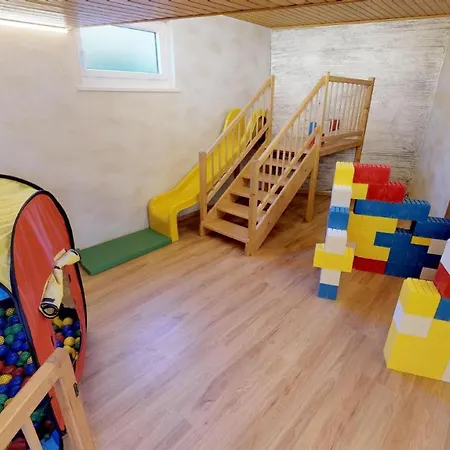 Das Kleine Familienhotel Koch Отель Айзентраттен