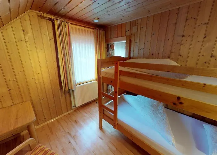 Das Kleine Familienhotel Koch 3* Айзентраттен