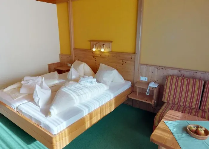 Отель Das Kleine Familienhotel Koch Айзентраттен