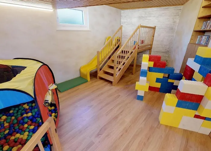 Das Kleine Familienhotel Koch Отель Айзентраттен